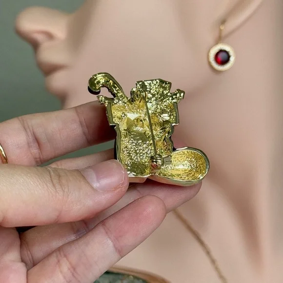 Festive Christmas Gold Red Boot Brooch with Crystals - Picture 7 of 7